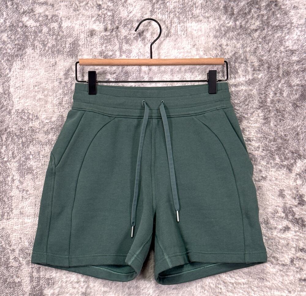 Lululemon Scuba Shorts 4 Womens High Rise Classic Fit Lightweight 5"